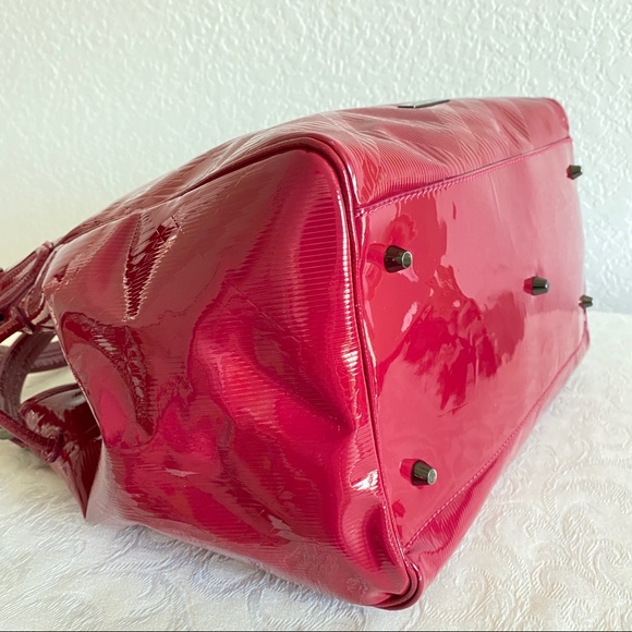 Burberry raspberry embossed check patent leather tote bag - Picture 2 of 12